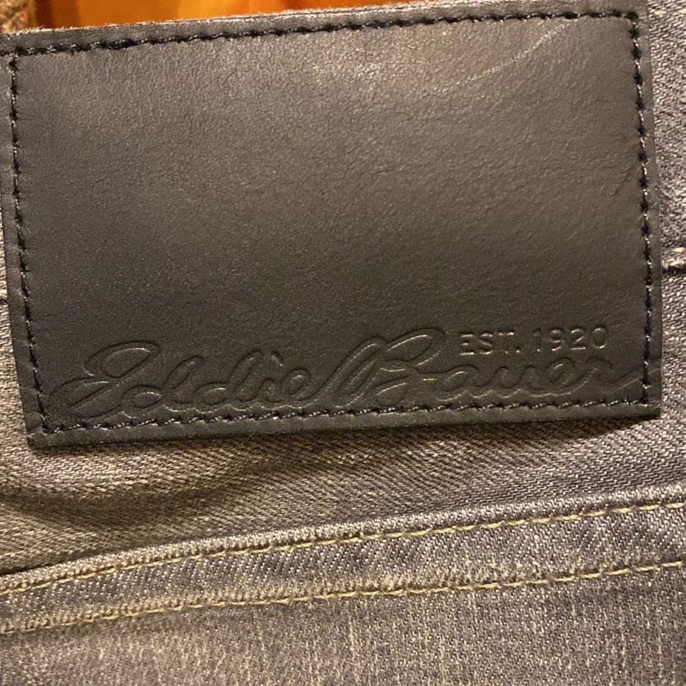 NWT Eddie Bauer Flex Super Soft Jeans for men in a graphite wash. 34x30 - Picture 5 of 5